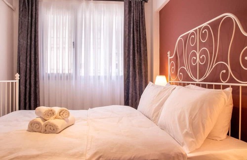 Alsancak Wohnung | Gorgeous Flat with Balcony in Izmir Konak