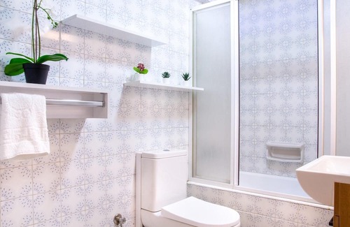 Alsancak Wohnung | Gorgeous Flat with Balcony in Izmir Konak