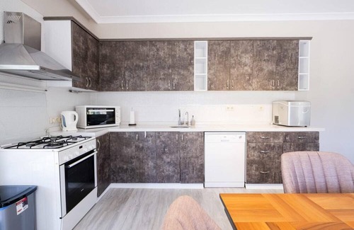 Avlana Haus | Greenery Home with Shared Pool in Marmaris