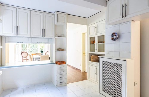 Arnavutkoy Wohnung | Flat with Garden 10 min to Bebek Shore
