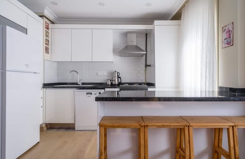 Bakırkoy Wohnung | Cozy Flat 10 min to Aqua Florya Mall in Bakirkoy