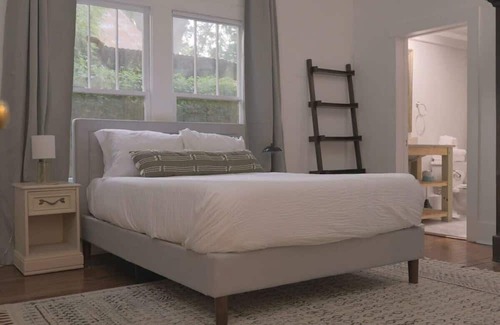Freetown - Port Rico Haus | Stroll to Live Music and Dining Scene