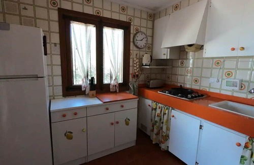 Rafelcofer Haus | Sun-filled house with ocean and mountain views. Pet Friendly! Free WiFi Sleeps 8