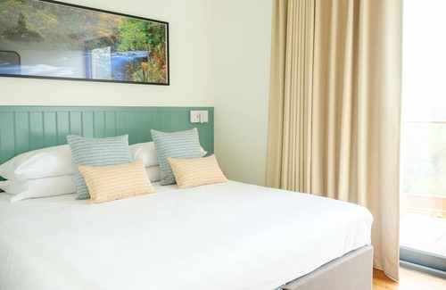 Chittlehamholt Kabine | Luxurious 2 bedroom lodges with stunning meadow views.