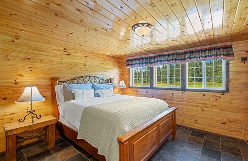 Blairsden-Graeagle Haus | The Meadow House at The Lost Sierra Ranch w/ Fishing Ponds and 1 Mile Riverfront