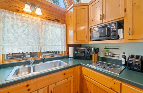 Sloat Kabine | The River Cabins @ The Lost Sierra Ranch w/ Fishing Ponds & 1 Mile of Riverfront