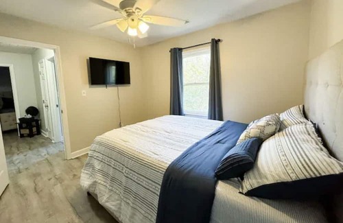 Knightdale Haus | 15 minutes to Raleigh beauty