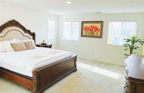 Pleasant Grove Haus | Luxury Roseville Family Party House