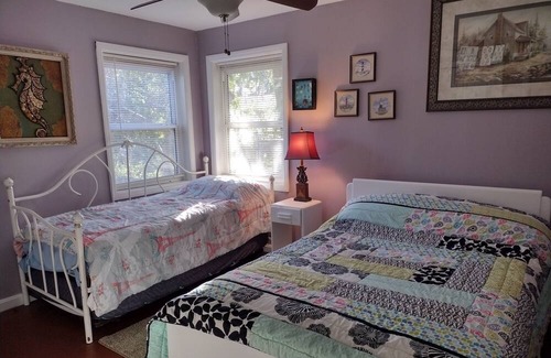 Dock Junction Haus | Shady Oaks Retreat Pet Friendly in the Heart of Brunswick