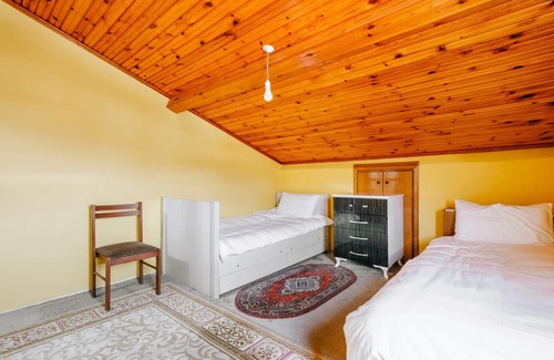 Southern Marmara Haus | House with Garden and Balcony in Kartepe