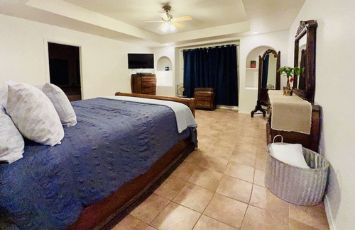 Amistad National Recreational Area Haus | Wake up to the soothing sounds of nature. Short-term. Weekly/monthly discounts.