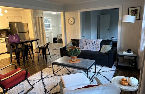 Saint Andrews Haus | Cozy house on the Domain - walk to the Sewanee Village, trails, and campus.