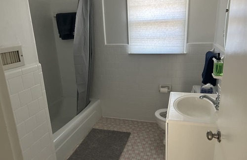 Saint Andrews Haus | Cozy house on the Domain - walk to the Sewanee Village, trails, and campus.