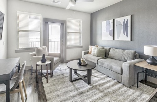 Denton Wohnung | Modern Apartment in Prime Location (ID9427X28)