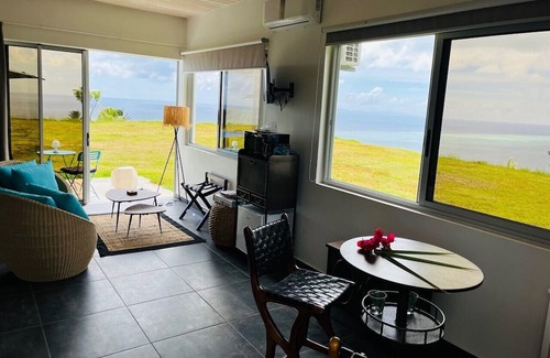 Teahupoo Haus | Bungalow Lagoon View Suite - ideal for 1 to 2 people, calm, view and comfort.