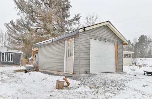 Cordova Mines Haus | Home in quiet rural setting, near lakes.