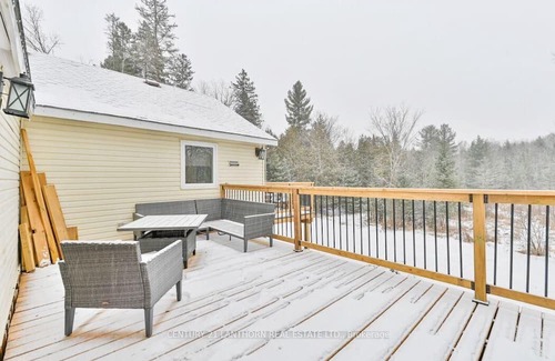 Cordova Mines Haus | Home in quiet rural setting, near lakes.