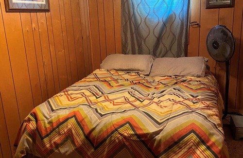 Bon Homme County Kabine | Cozy Cabin along Apple tree road with access to boat ramp for boating & fishing