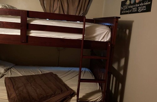 Bon Homme County Kabine | Cozy Cabin along Apple tree road with access to boat ramp for boating & fishing