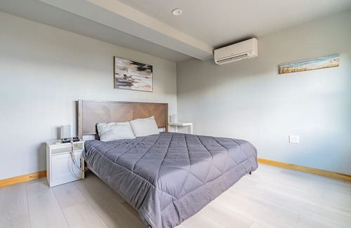 West Seattle Haus | Breathtaking View of the Puget Sound , 5 min walk to Alki Beach, Newly Built