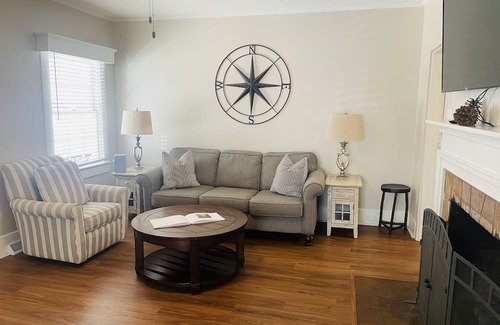 Clemmons Haus | Escape to serenity at our distinctive retreat, nestled behind the Excelsior at the Manor House