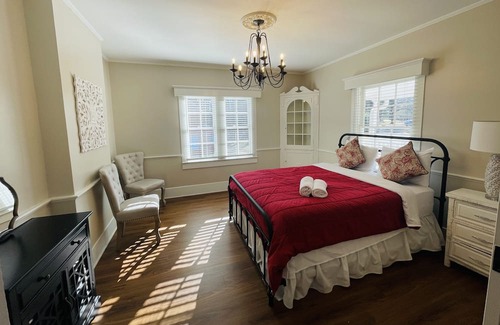 Clemmons Haus | Escape to serenity at our distinctive retreat, nestled behind the Excelsior at the Manor House