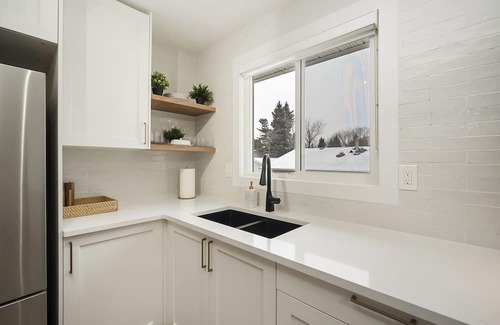 Sherwood Park Haus | *Freshly Updated - Centrally located 4BR Home!*