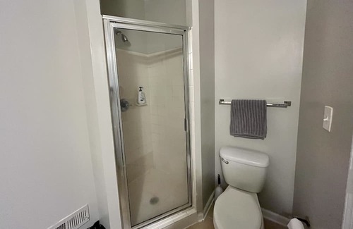 Lindbergh Haus | Modern 2BR Loft in Trendy Buckhead - Urban Retreat, 2 Baths