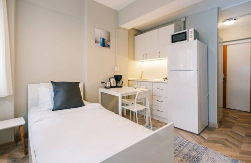 Bakırkoy Wohnung | Studio with a Sea View Balcony in Bakirkoy