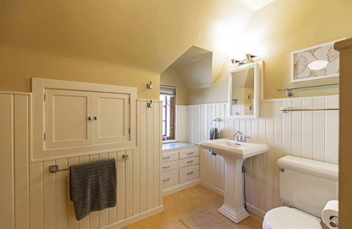 University District Haus | Stunning Craftsman-era house in the tree-line University District near downtown