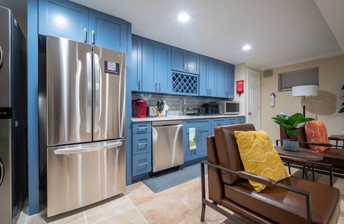Newington Wohnung | Comfy&Spacious 1BD Springfield VA Basement Suite with Kitchenette
