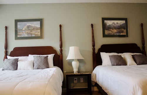 Saskatoon Downtown Haus | Cozy Standard Double Suites