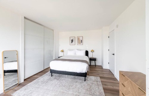 Landmark Wohnung | Trendy Landmark 2BR w/ Pool, nr Shopping & Restaurants, by Blueground