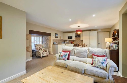 Peterlee Haus | Host & Stay | The Byre