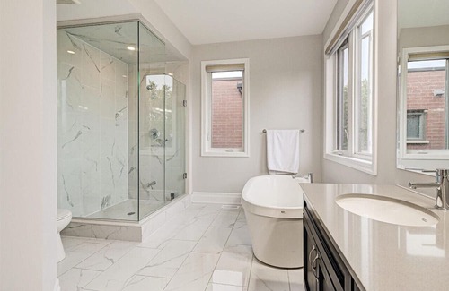 Downsview Haus | Downsview Park Private Bedroom C