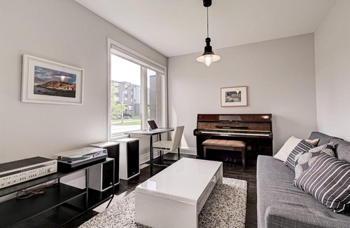 Downsview Haus | Downsview Park Private Bedroom C
