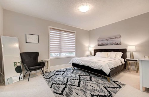 Downsview Haus | Downsview Park Private Bedroom C