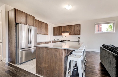 Downsview Haus | Downsview Park Private Bedroom D