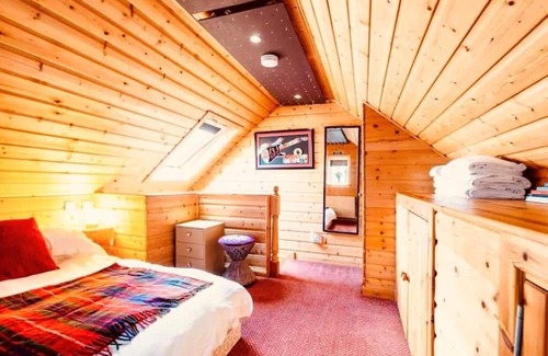 Central Aberdeen Hütte | Unique Converted Coal Shed in Historic Fittie