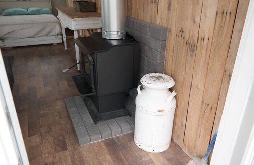 Florence Haus | Hideout amongst huge granite boulders for a memorable experience under the stars