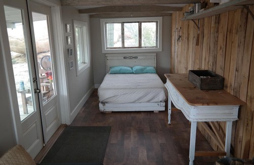 Florence Haus | Hideout amongst huge granite boulders for a memorable experience under the stars