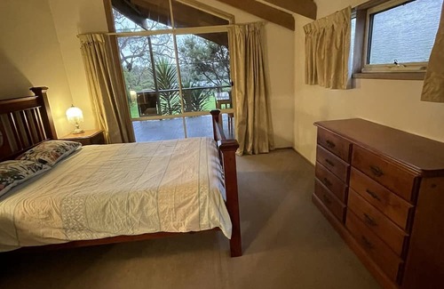 Cannons Creek Haus | Water front direct water access