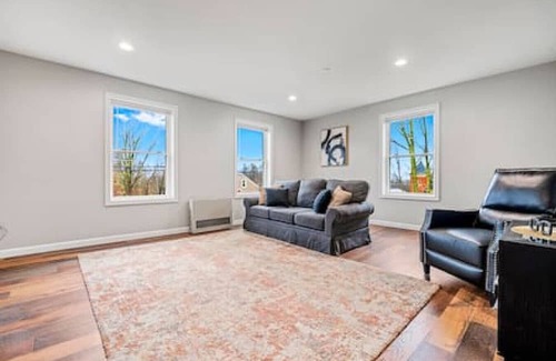 Gorham Wohnung | Stylish 1BD Getaway | Wi-fi | Long Term Available