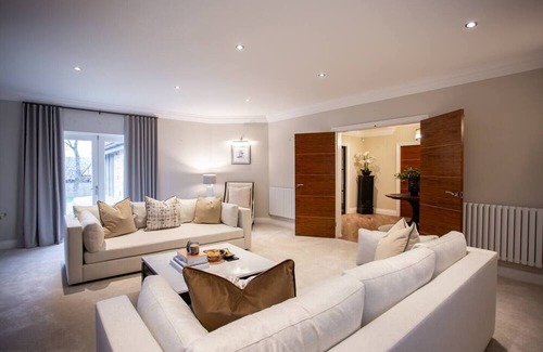 Crawcrook Haus | Welcome to our 5-bed, pool haven in the heart of Medburn Village, Newcastle