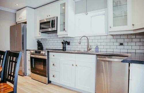 Timiskaming District Haus | The Miner's Den - NEW 4BED Executive Home