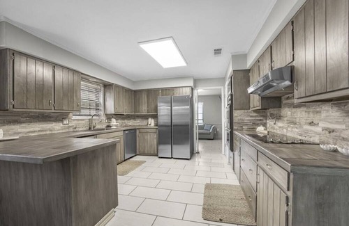 Broadmoor Haus | Large modern cozy spacious home great Location 2min from interstate Private yard