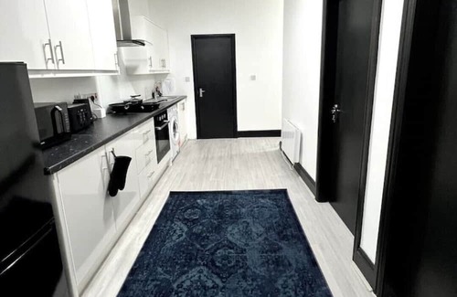 Sheldon Haus | Stylish Stay 10 mins from NEC, HS2 & BHX Airport