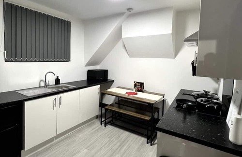 Sheldon Wohnung | Stylish Stay 10 mins from NEC, HS2 & BHX Airport