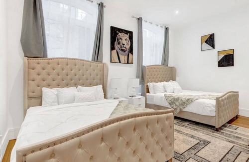 Midtown East Haus | 4B4B Triplex Historic Townhouse on Park Ave