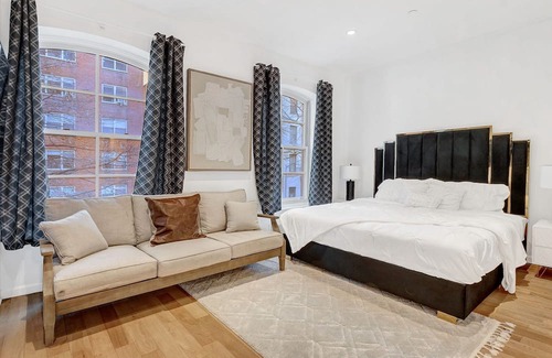 Midtown East Haus | 4B4B Triplex Historic Townhouse on Park Ave